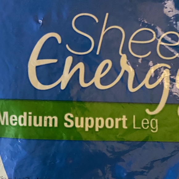 L'eggs Sheer Energy Medium Support Leg Control Top Pantyhose - Black - Picture 5 of 7
